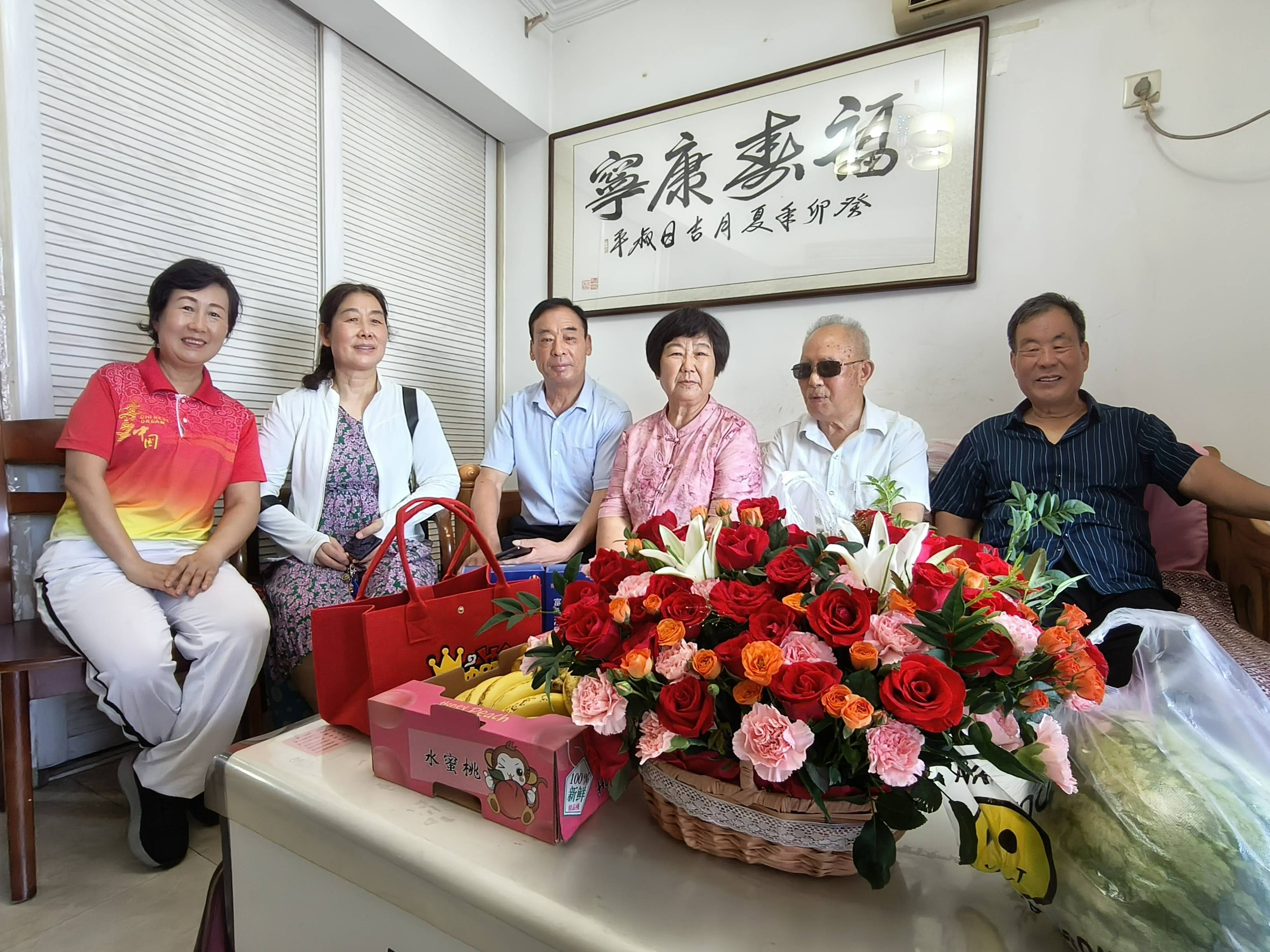 江苏邳州平安志愿者看望慰问“活着的王杰”李彦清(图4)