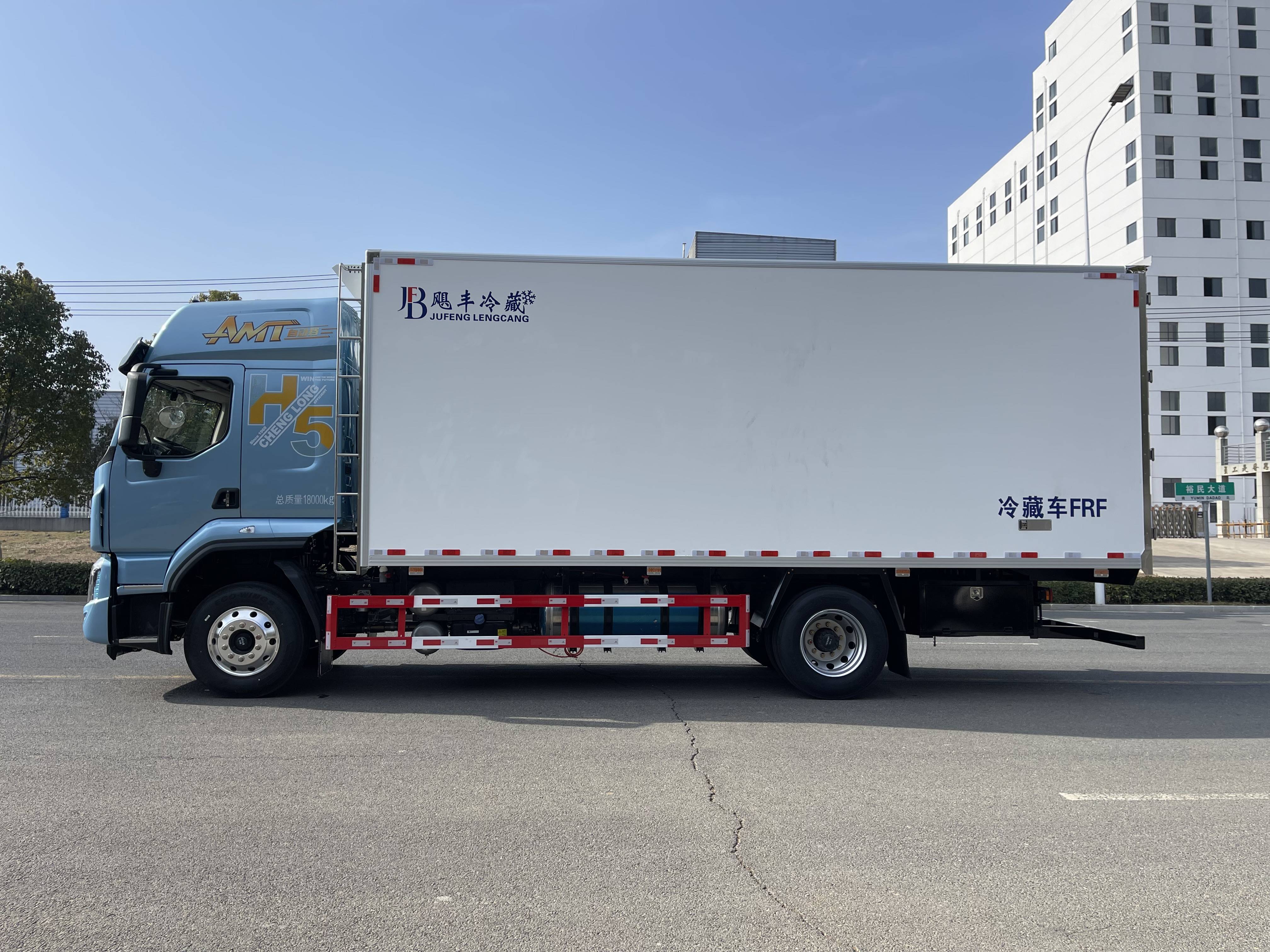 自动挡大马力,合法拉10吨!这款6米8柳汽乘龙冷藏车值得一看