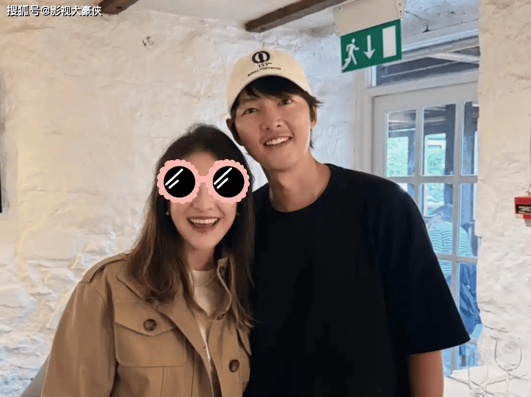 北愛爾蘭偶遇宋仲基，40歲素顏似路人，網友看起來比他更像明星