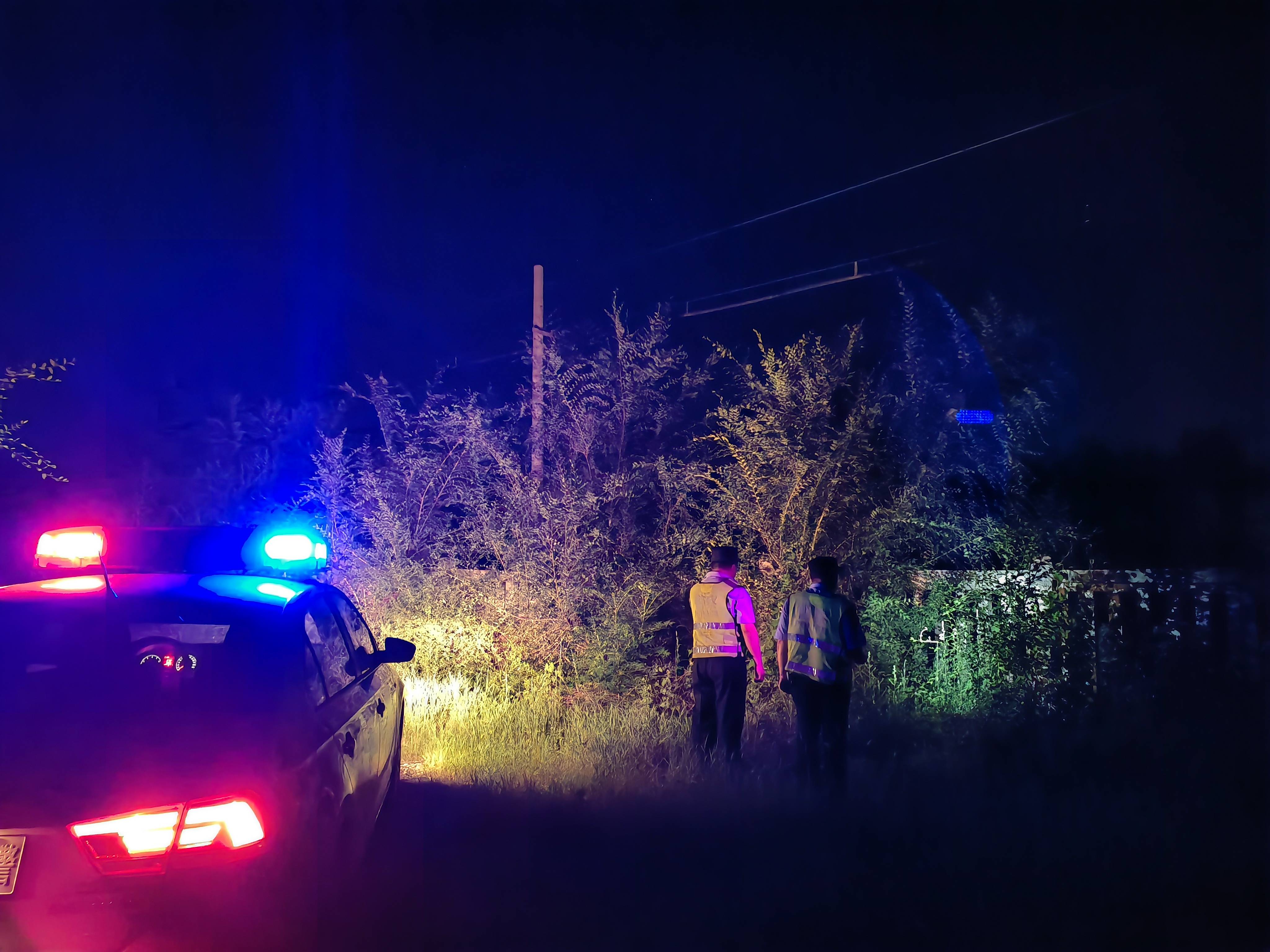 武安站派出所 多点发力筑牢夏季平安防线