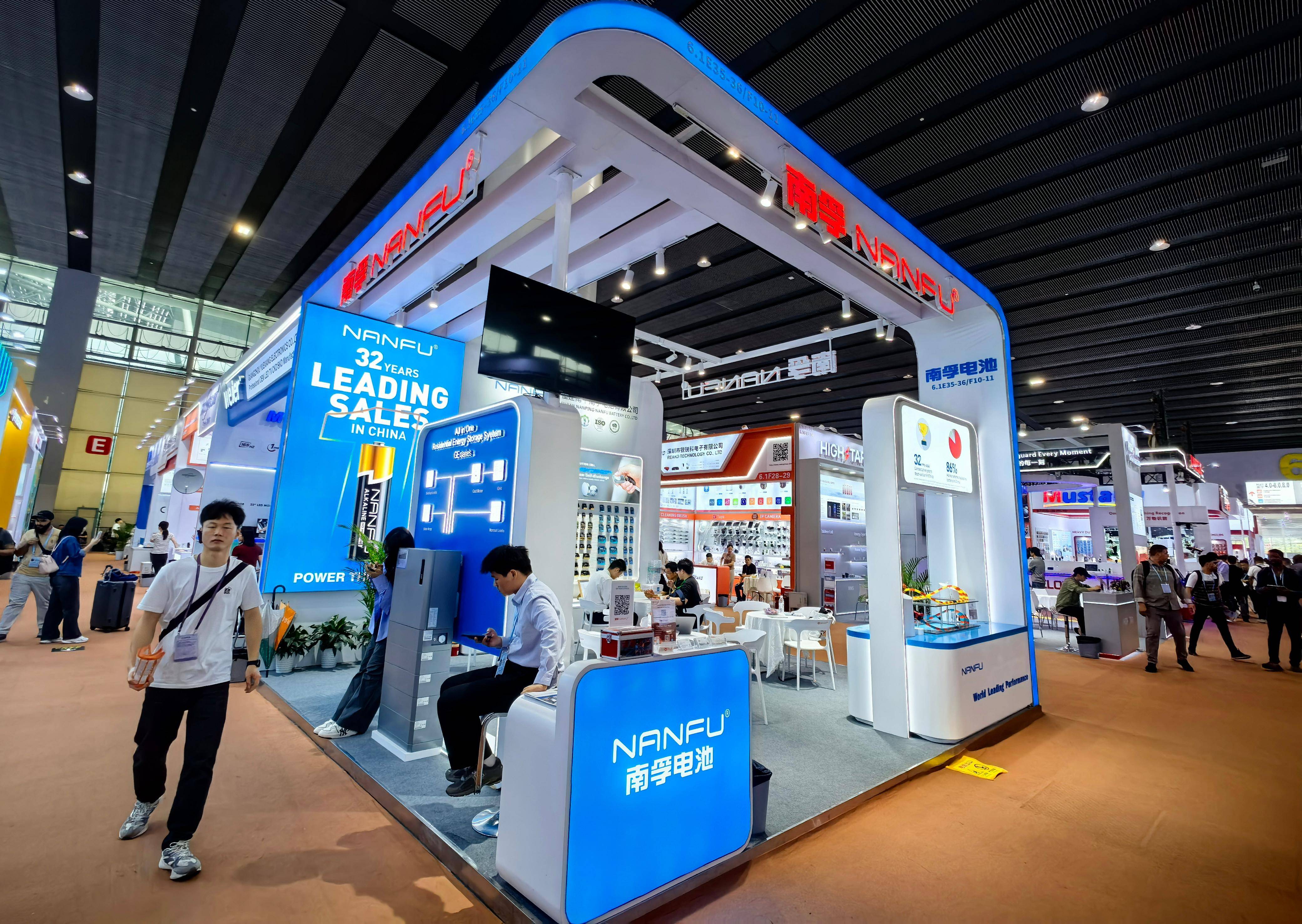 广交会展台搭建头部企业设计推荐:层级规划   视觉设计提升传播效果