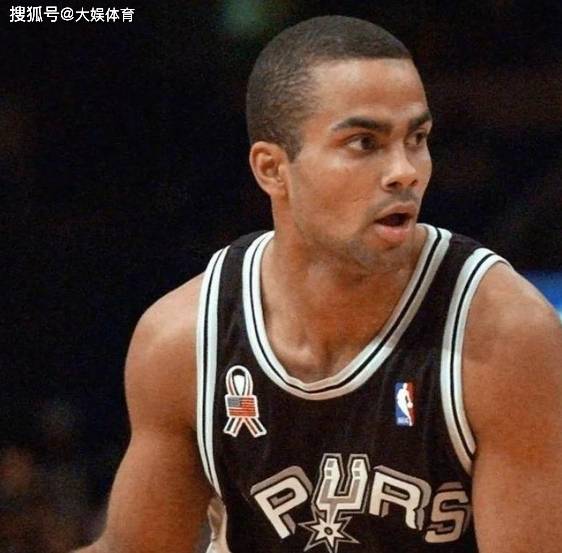 麦迪、姚明都不属于火箭队史最佳阵容的人选,只是名气大一些而已