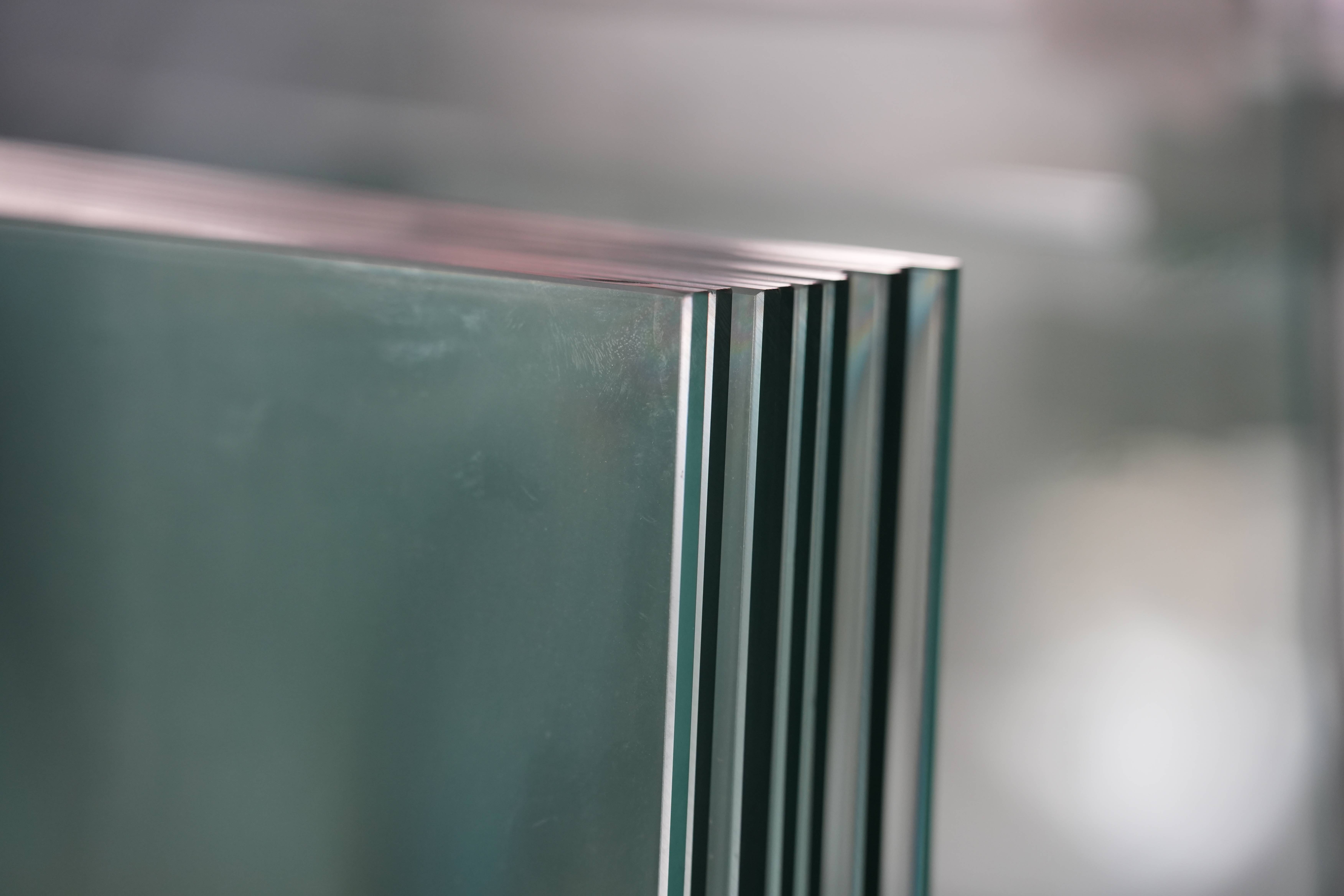 Rigid Fire-Resistant Interlayer Glass
