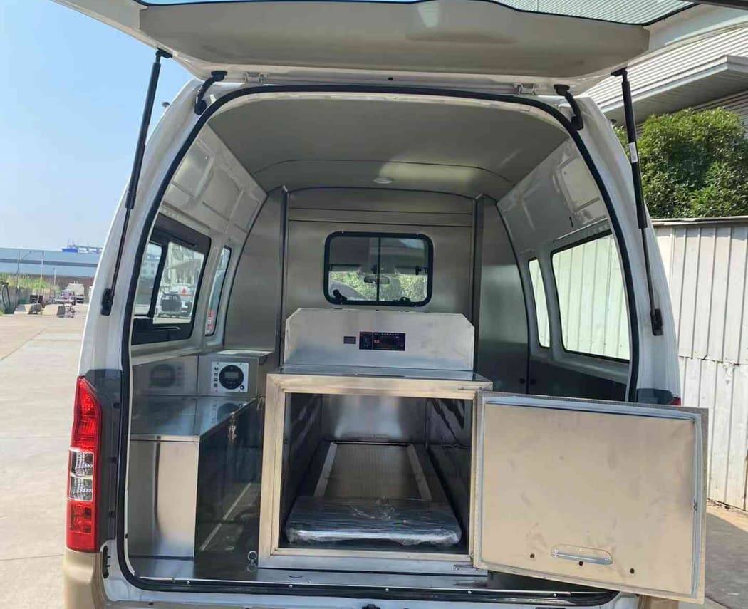 江西赣州殡仪车运输尸体