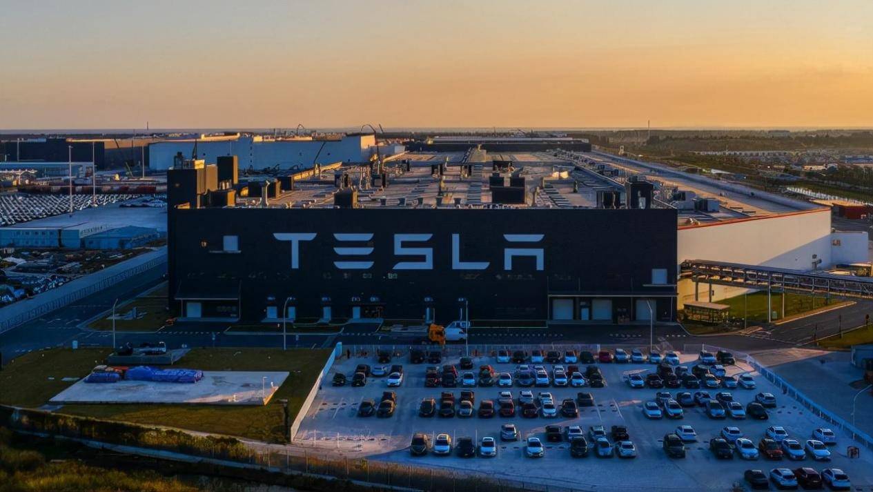 如今的特斯拉,只能靠万亿薪酬“讨好”马斯克 如今的特斯拉,只能靠万亿薪酬“讨好”马斯克