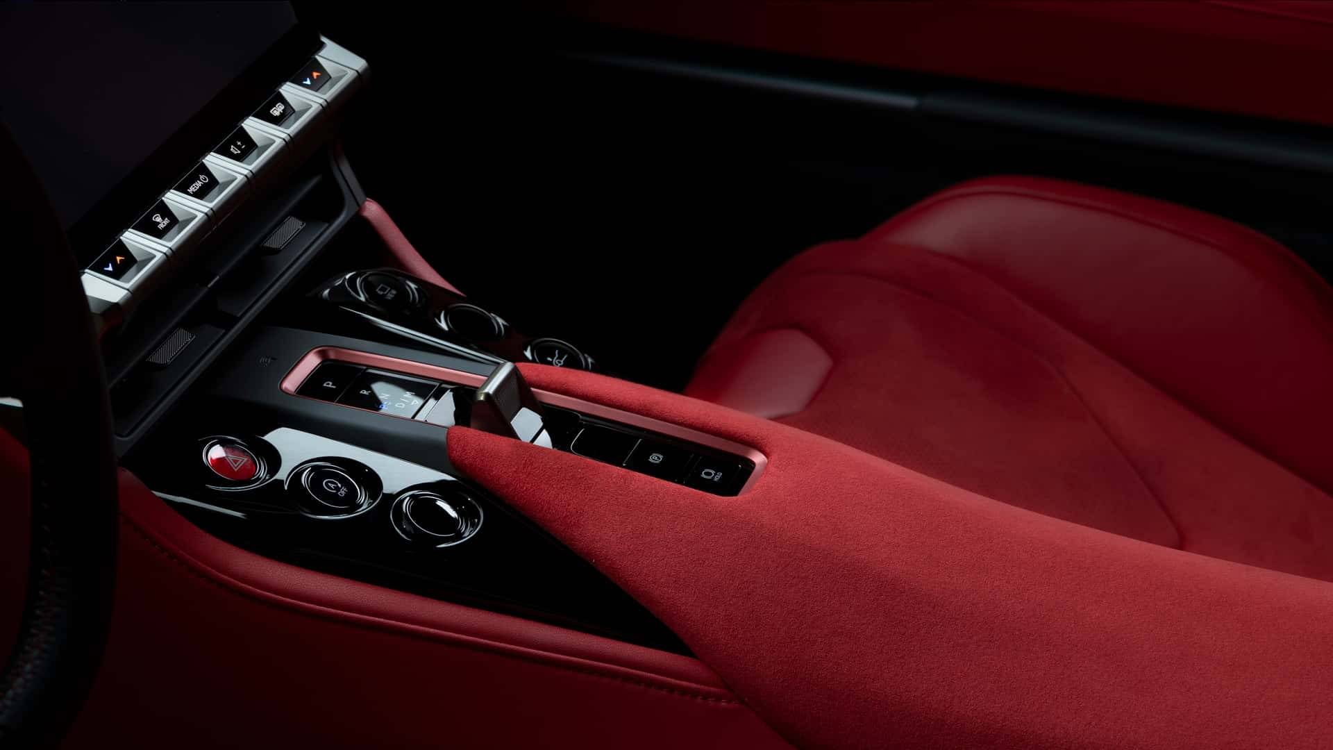 丰田发布3款旗舰车型