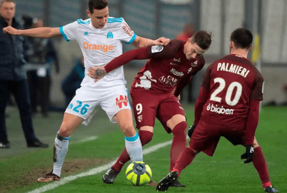 法甲焦点战:梅斯VS巴黎圣日尔曼——实力悬殊下的胜负天平与比分推演