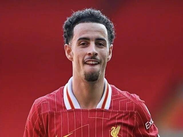 24岁中场核心突然爆发!利物浦变阵隐藏“新腰王”,是昙花一现还是真救星?