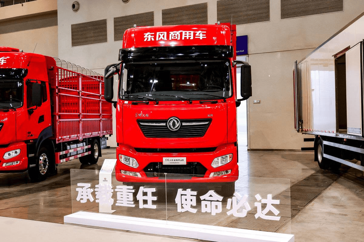 全新平台亮相！东风商用车2026年合作伙伴大会盛大启幕 剑指17.6万台