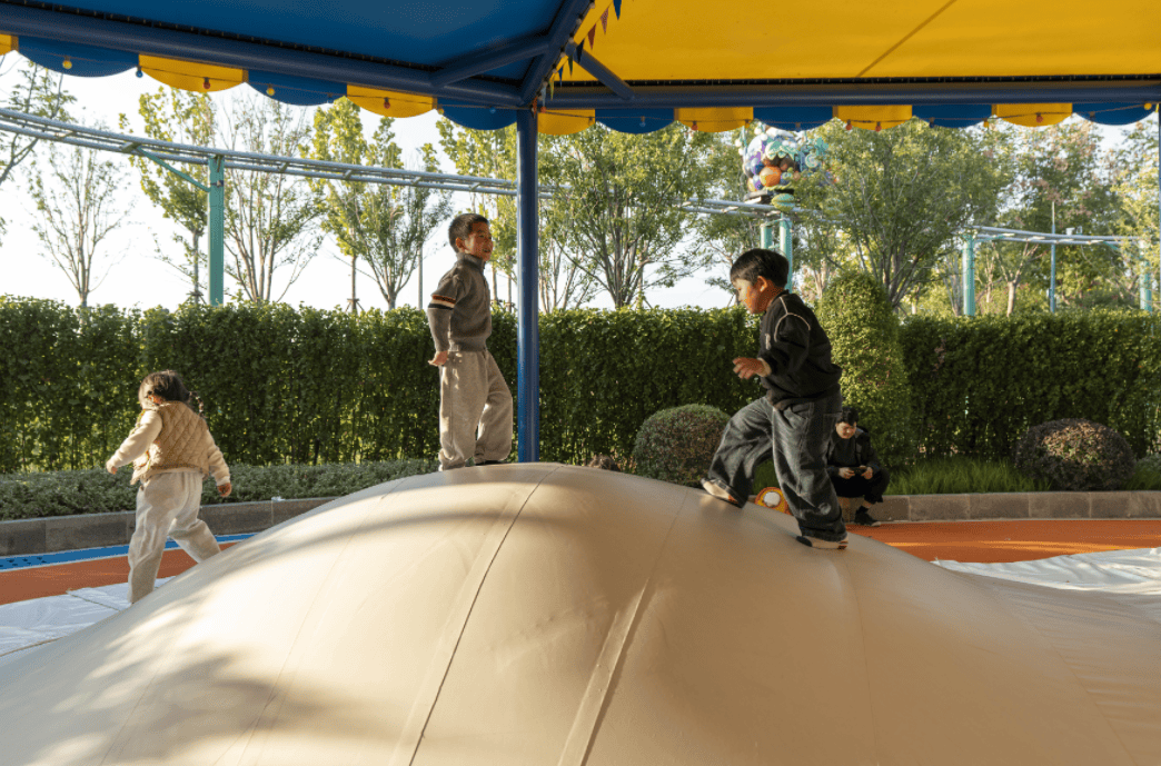 《天津方特跨年放大招！戏剧游园+明星舞台，昼夜狂欢四天喜迎2026》