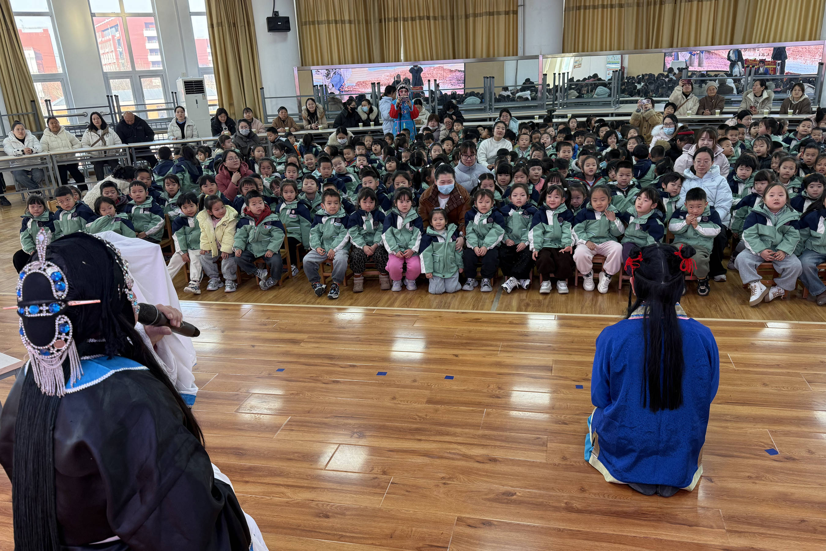 大荔县洛滨幼儿园此次非遗戏剧进校园活动,让孩子们近距离领略了传统