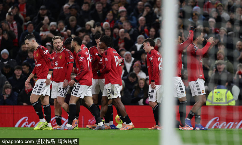 英超-齐尔克泽破门+乌龙助攻 曼联主场1-1狼队4轮仅1胜
