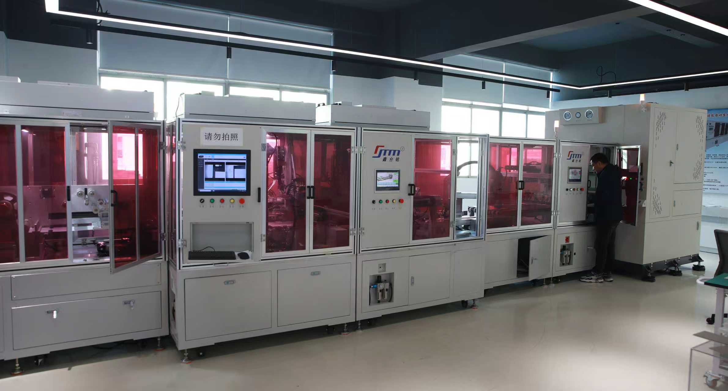 龙岗这家“小巨人”,以“极致精度”破解产业“锁喉之痛” 龙岗这家“小巨人”,以“极致精度”破解产业“锁喉之痛”