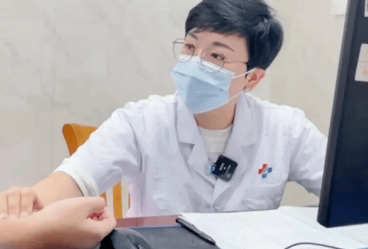 原创            范琳燕主任：健脾最厉害的食材，蒸晒效果翻10倍，每天一勺，脾虚胖不见了