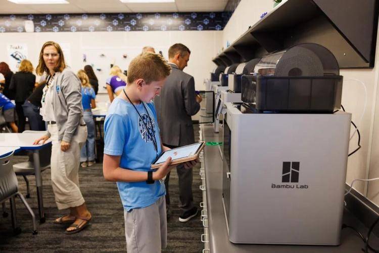 3D打印，不能靠潮玩“活”着-锋巢网