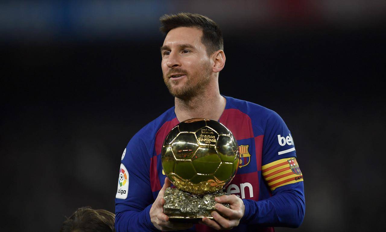 梅西会回归巴萨吗？苏亚雷斯：这要问梅西！但他是巴萨球迷！