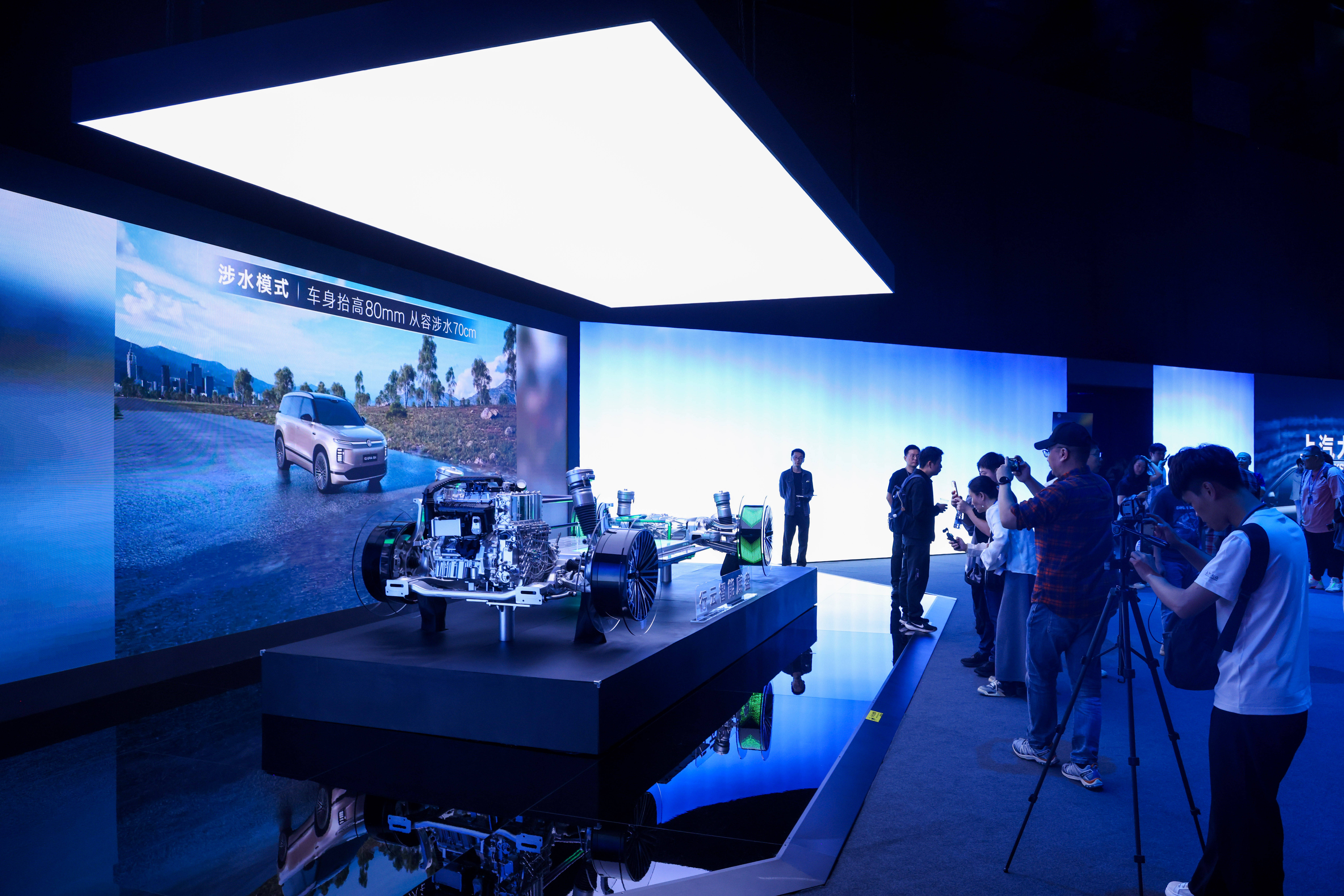 《“增程新王”ID. ERA 9X满级登场,“超级大众”强势重构增程SUV市场格局》