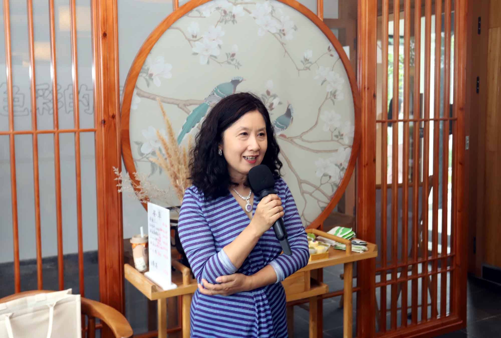江苏苏州：“色彩的行板”岳莺绘画作品展在同里古镇复园正式开幕