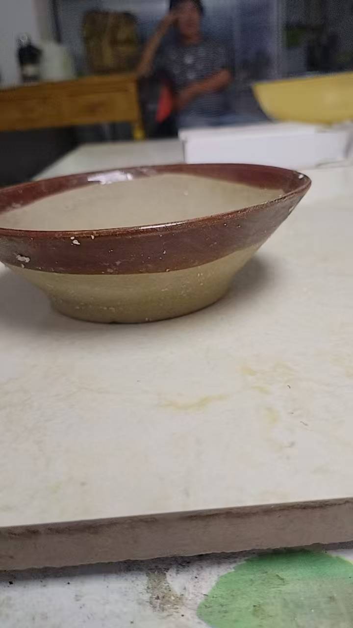民窑风格酱釉碗：市井烟火中的陶艺密码