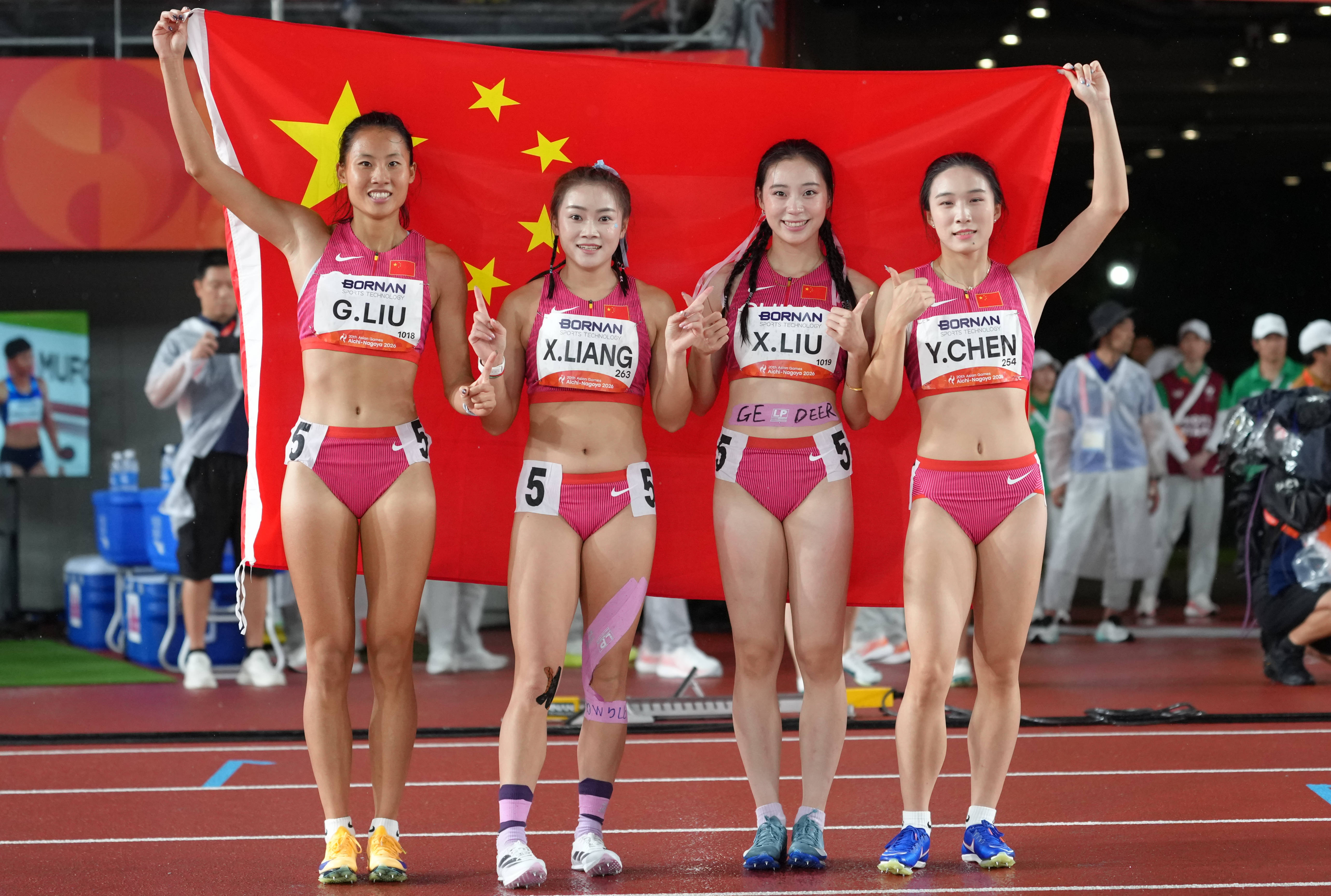 亚运会-远远甩开对手!中国队42秒96夺女子百米接力冠军