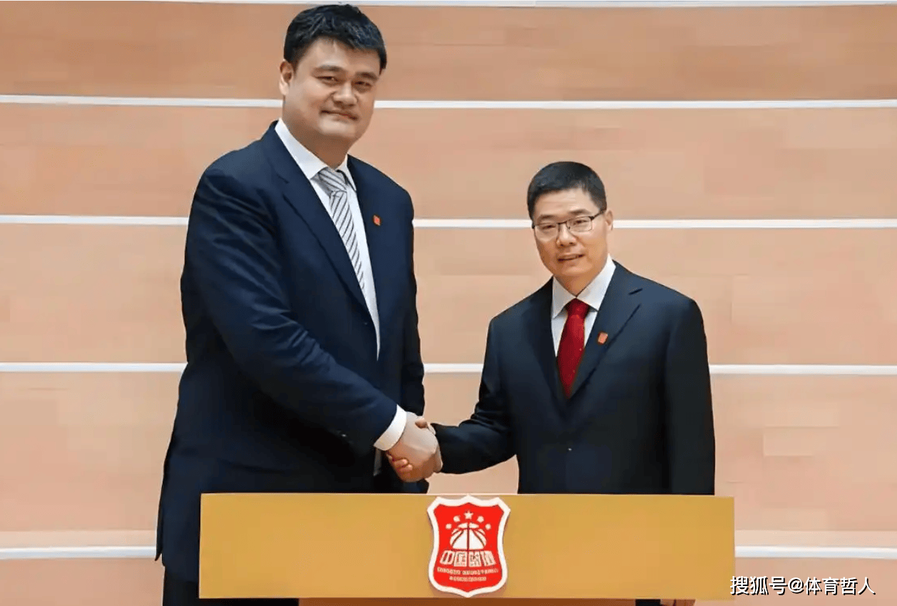 给杨瀚森提建议？姚明：中锋完全不一样了，自己就不误人子弟了！
