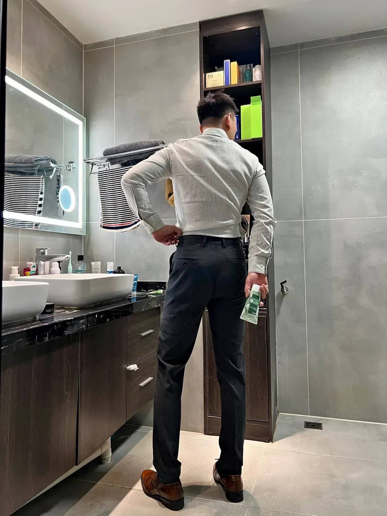 魅力无限何昊天的完美身材和颜值让人无法忘怀