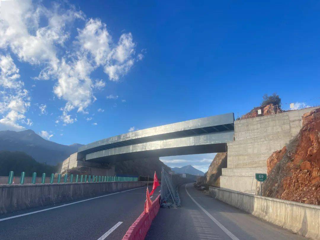 宾鹤高速西邑立交匝c1桥顶推落梁顺利完成_施工_直管_审核