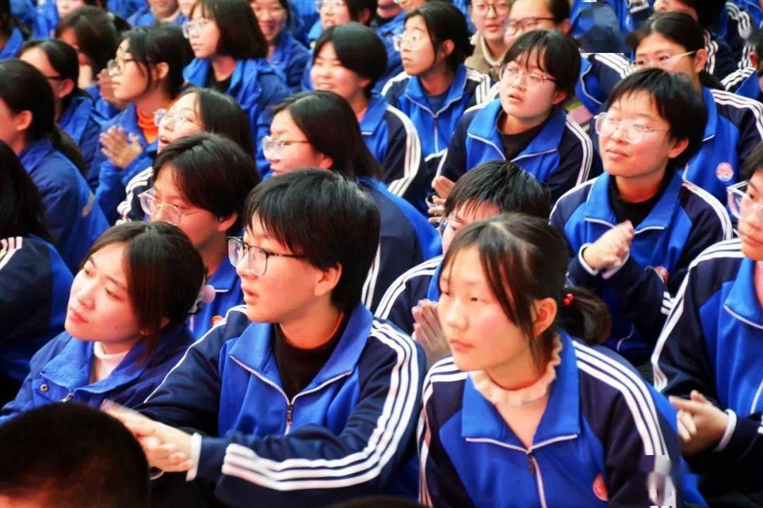 奋进正当时·聚力谱新篇 | 海泉高中举行庆元旦合唱大赛_参赛_班级