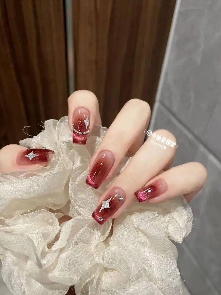 2024新年啦!快来接住龙年的开运美甲~_效果_款式_猫眼