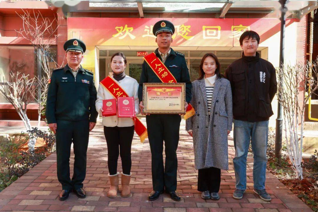 航,成松梅,黄龙,谭晋金,李宏宇,何培化,符雄)南部战区权威发布主编:孙