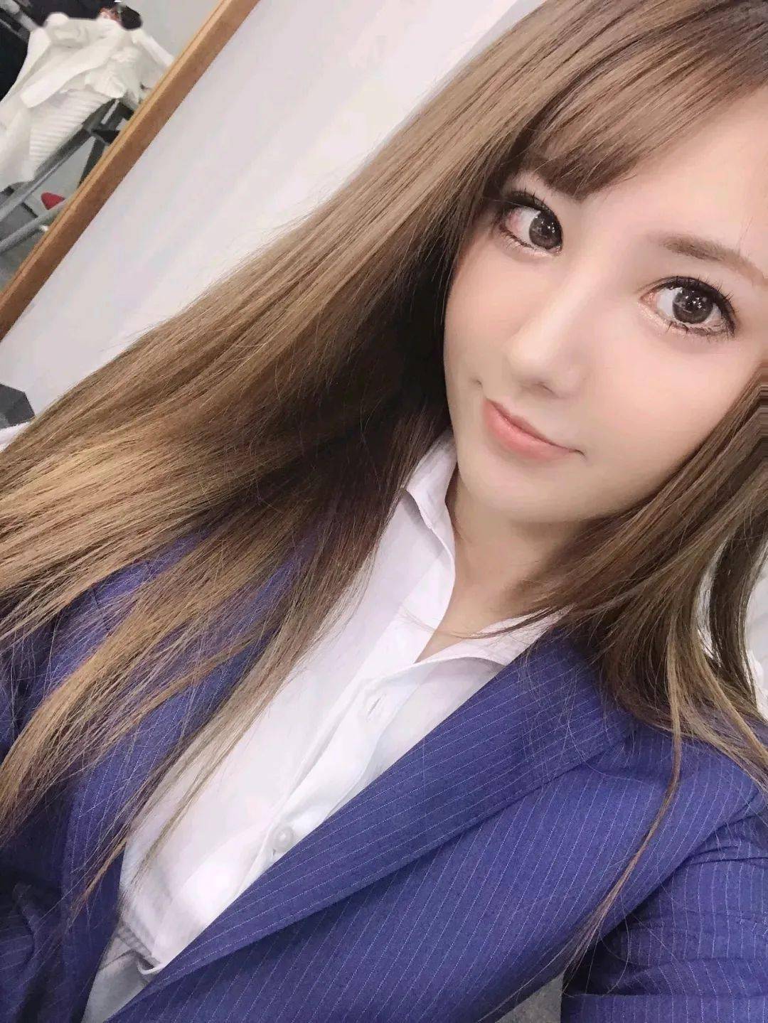 不知道各位老铁是喜欢以前的天海翼,还是现在呢?明天翻牌想看谁?