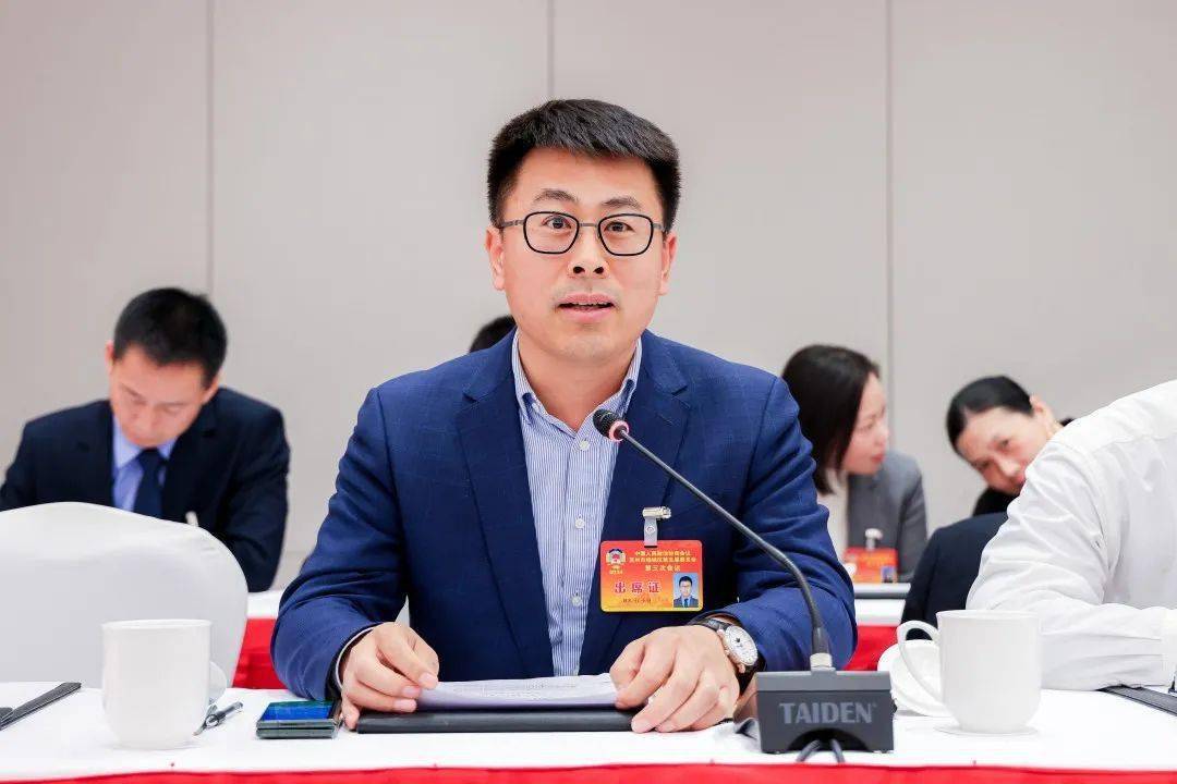 张伟看望政协委员并参加区政协五届三次会议民生事业联组讨论_相城