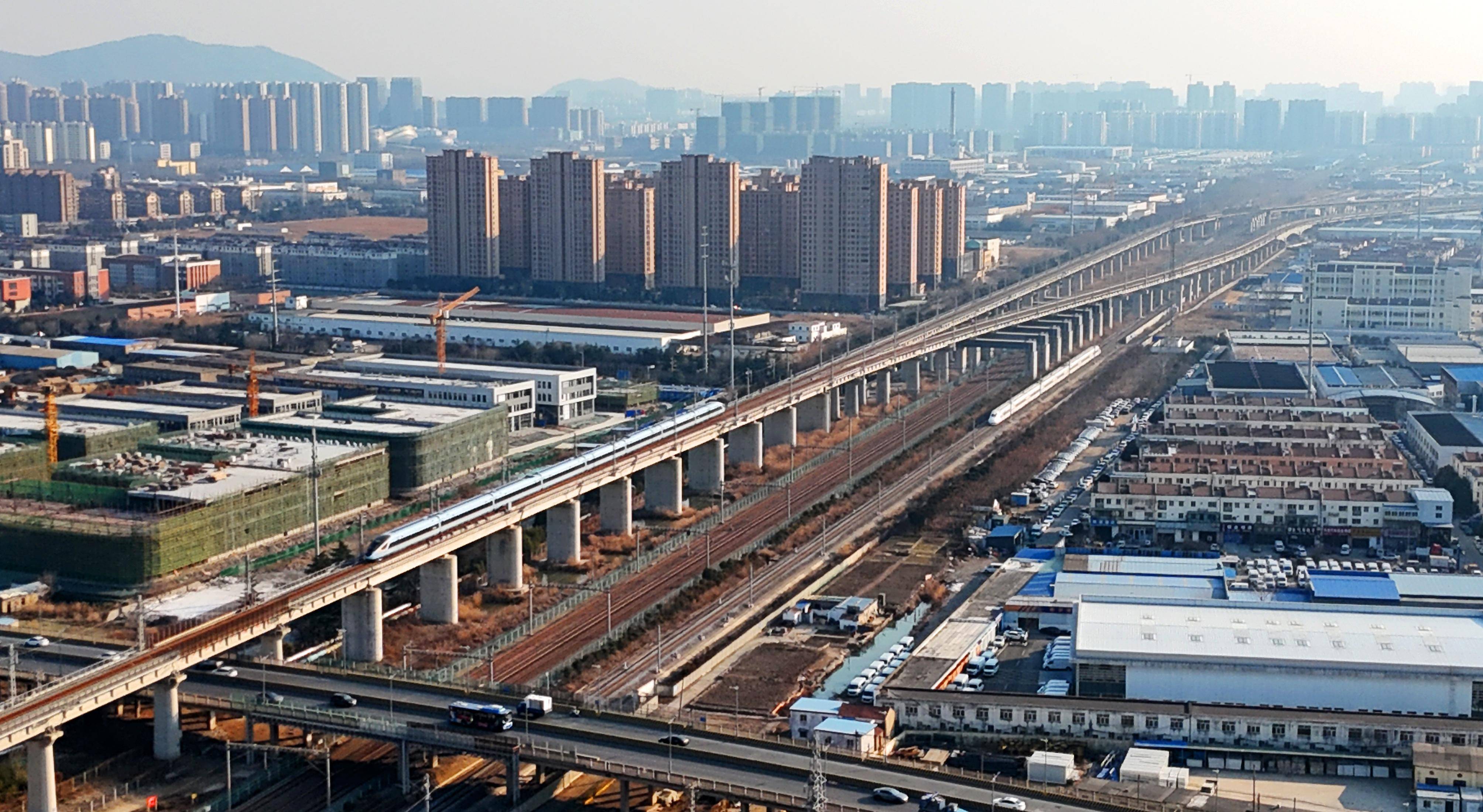 全国铁路1月10日起实行新列车运行图#_新华社_动车组_铜仁