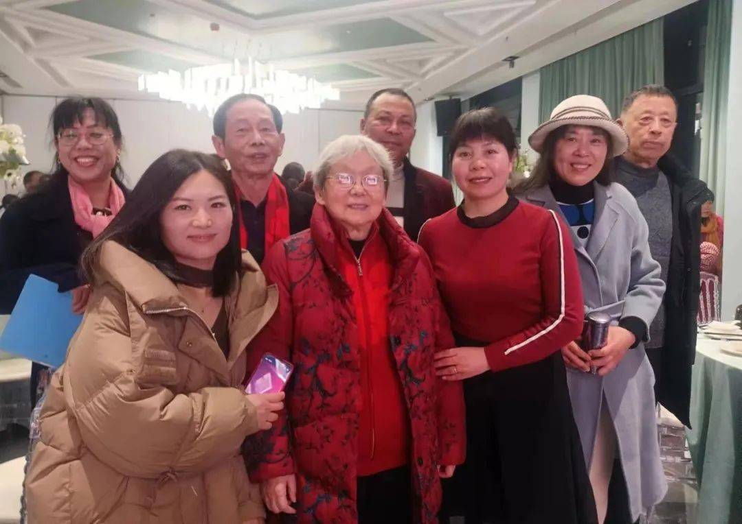 李长在:我眼中的石楠老师_文学_征稿_写作