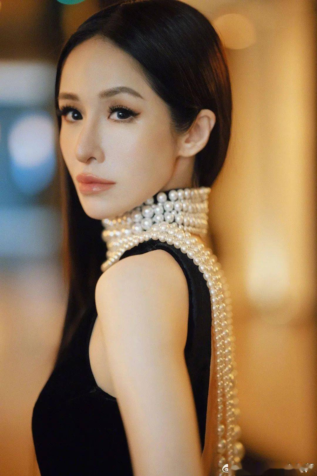 "天后回归"火爆热搜,刚过完44岁生日的萧亚轩重返舞台,状态非常好,让