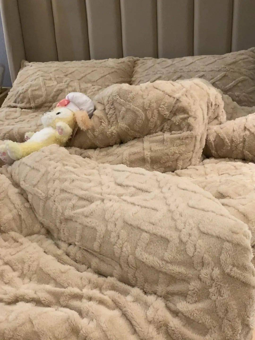 被窝里的小太阳!这套高颜值塔芙绒四件套!3秒速暖,连电热毯都省了!