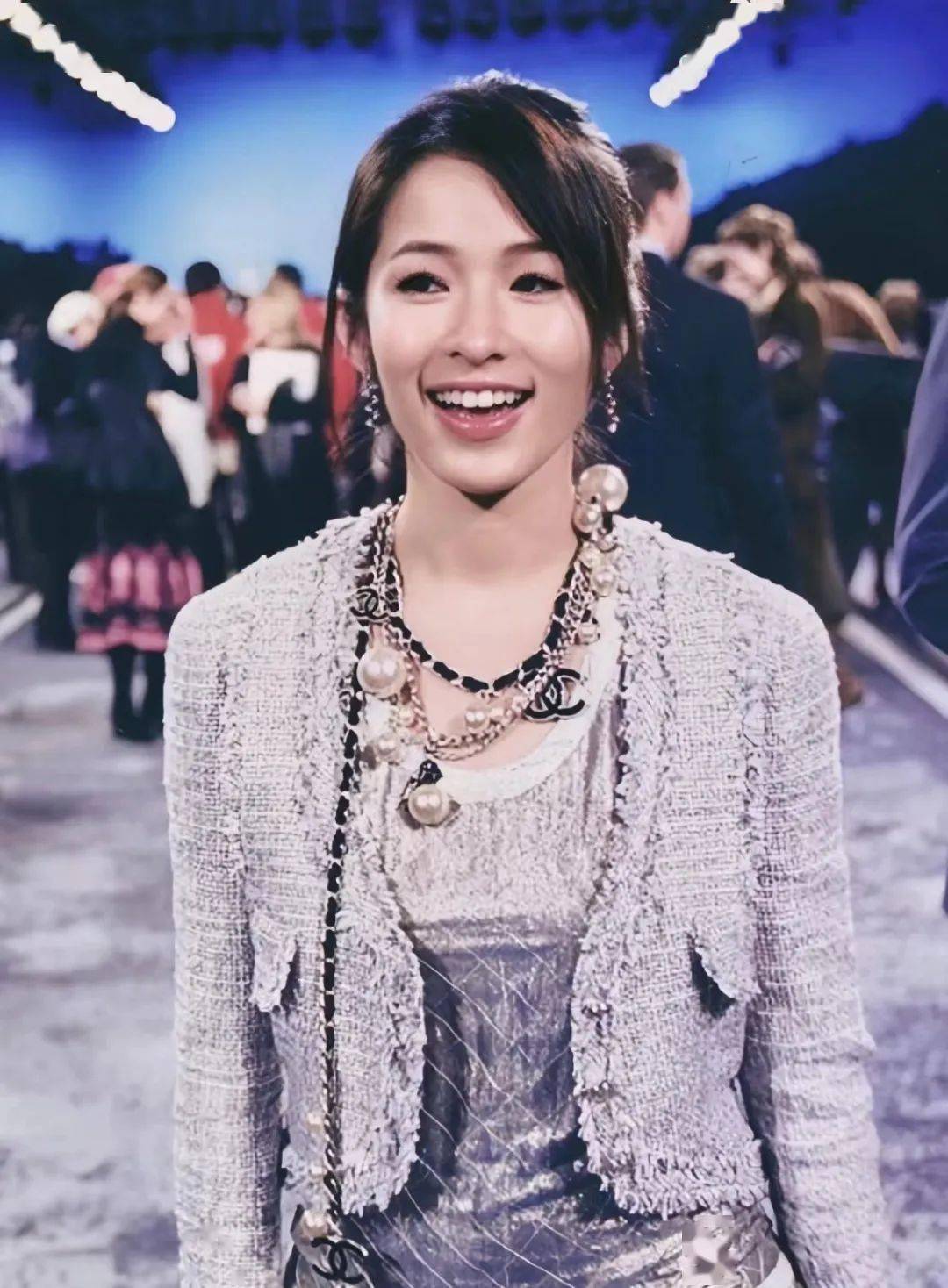 萧亚轩为什么永远值得期待?_华服_少女_身材