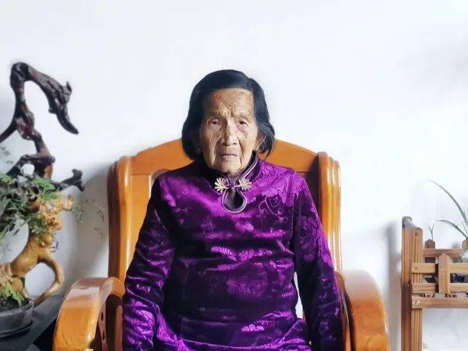 缙云百岁老人超130人!_街道_老年人_施连庆