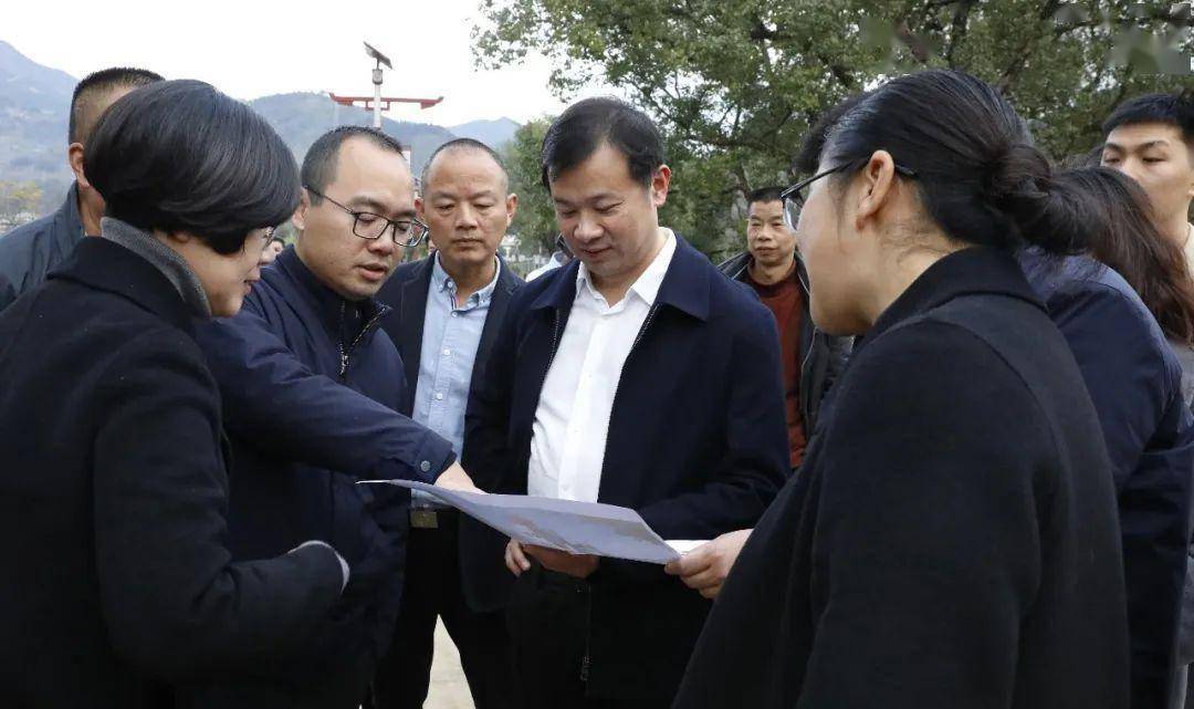 1月9日,县长张永森深入武曲镇开展"四下基层贴民心,感恩奋进建新功"