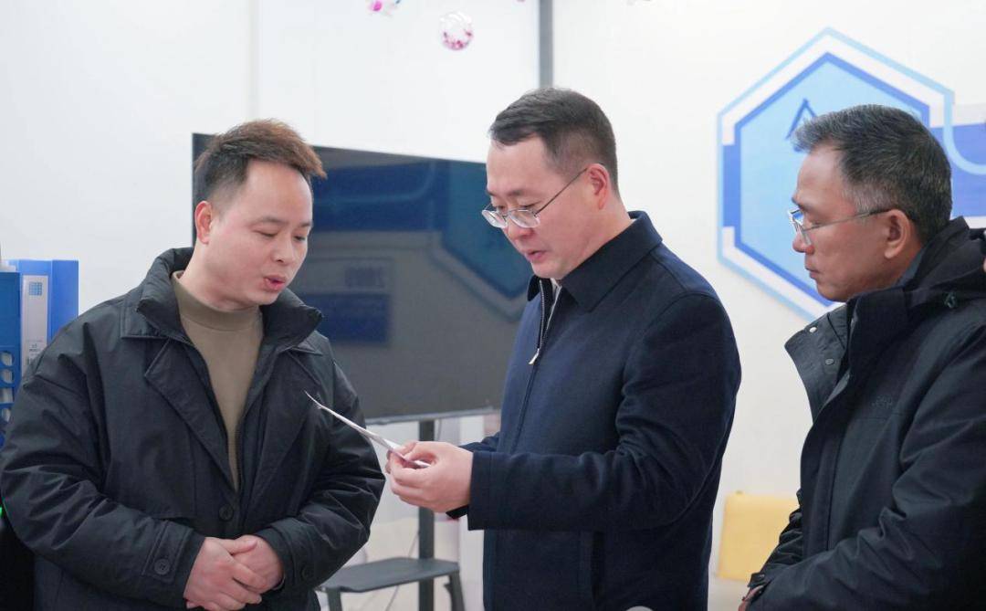 襄城县县长张国平调研"五经普"正式登记工作