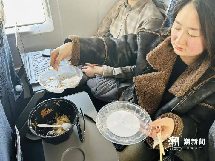 高鐵上一幕讓乘客直呼:真香_旅客_鐵路_訂單