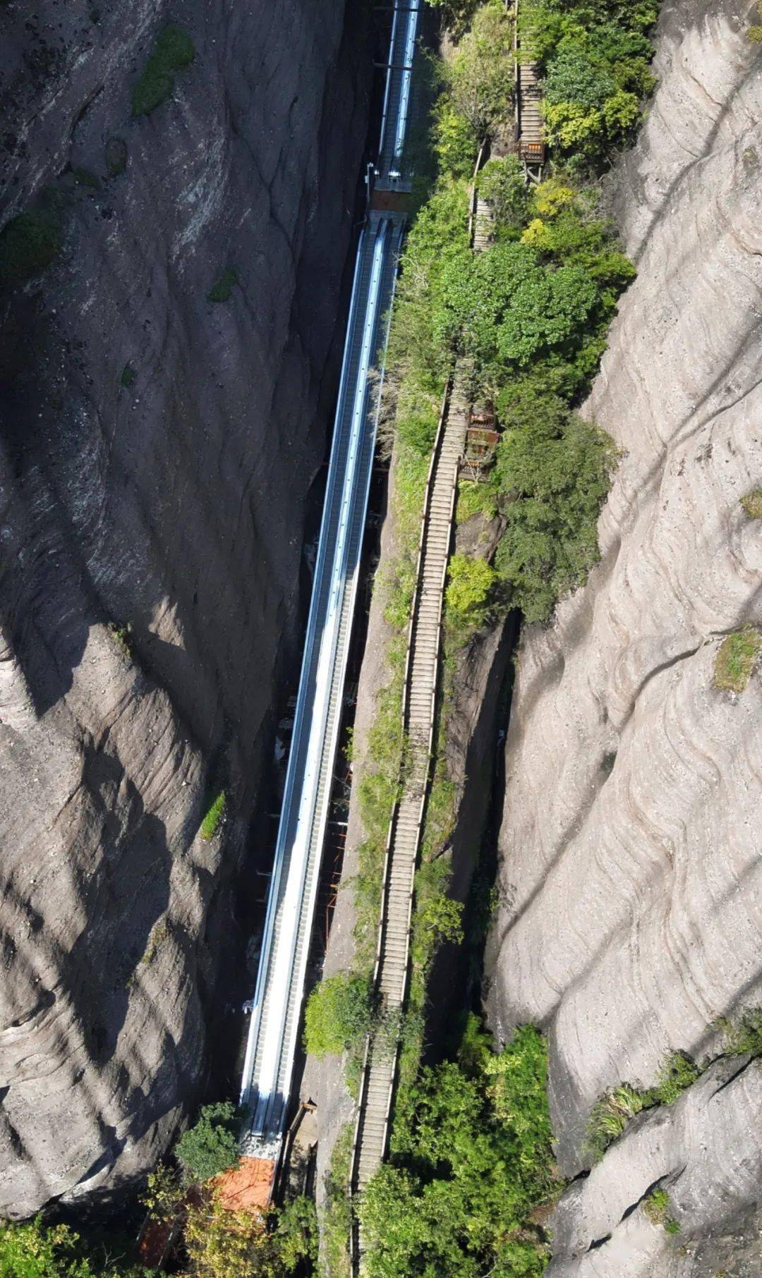 连城冠豸山,石门湖游船 永安4a级桃源洞,鳞隐石林景区纯玩二日游_鲤鱼
