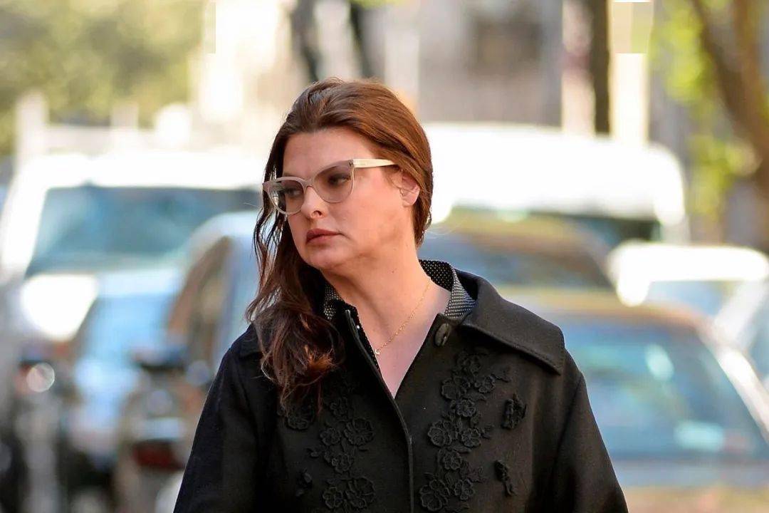 巩俐与丈夫前任合影,俩人近况却千差万别_阿佳妮_妮可_法国