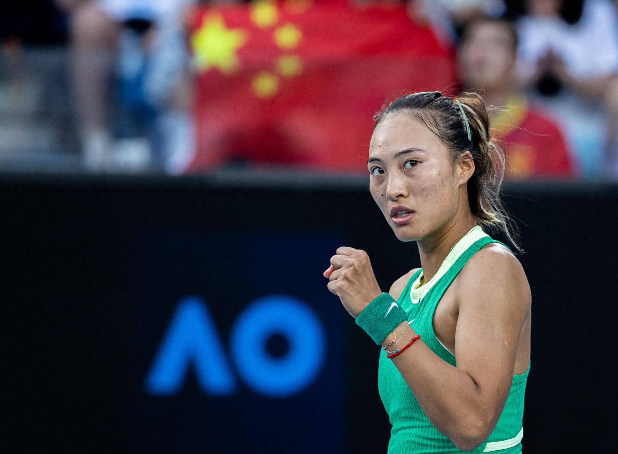 中国网球女将郑钦文成功晋级2024澳网女单八强_选手_多丁_法国