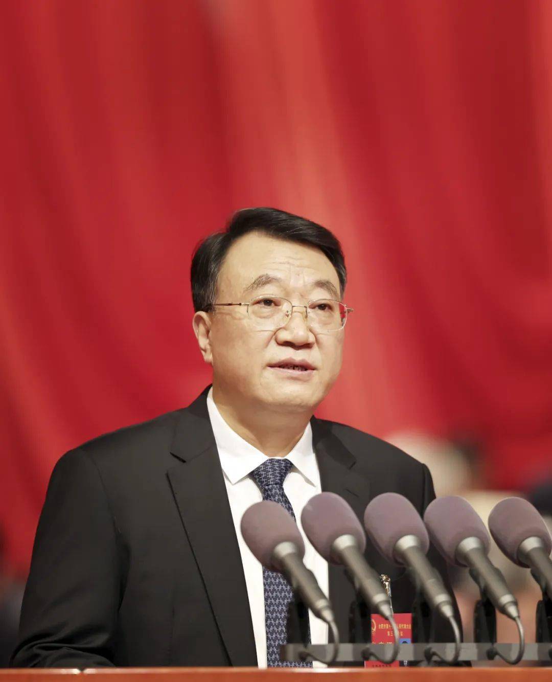 虞爱华出席 汪卫东主持 罗云峰作政府工作报告市十七届人大三次会议