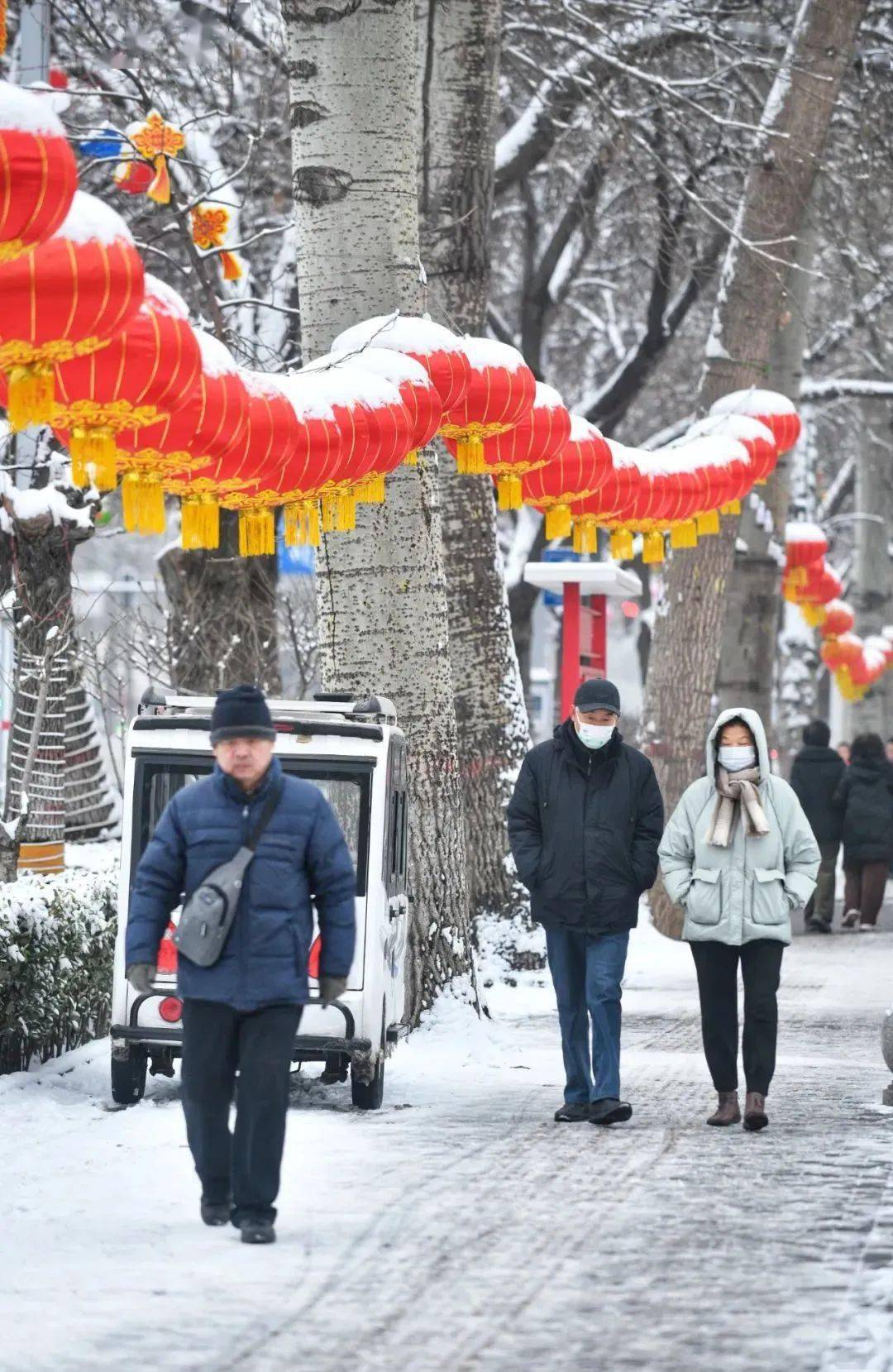 长治街头年味儿浓 1月20日亮灯