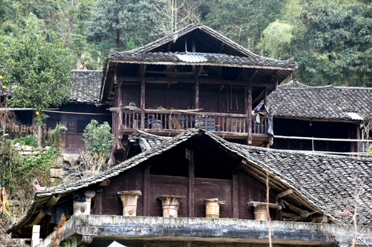 在酉陽土家族苗族自治縣雙泉鄉永祥村,隱藏在大山之中的多個土家燒