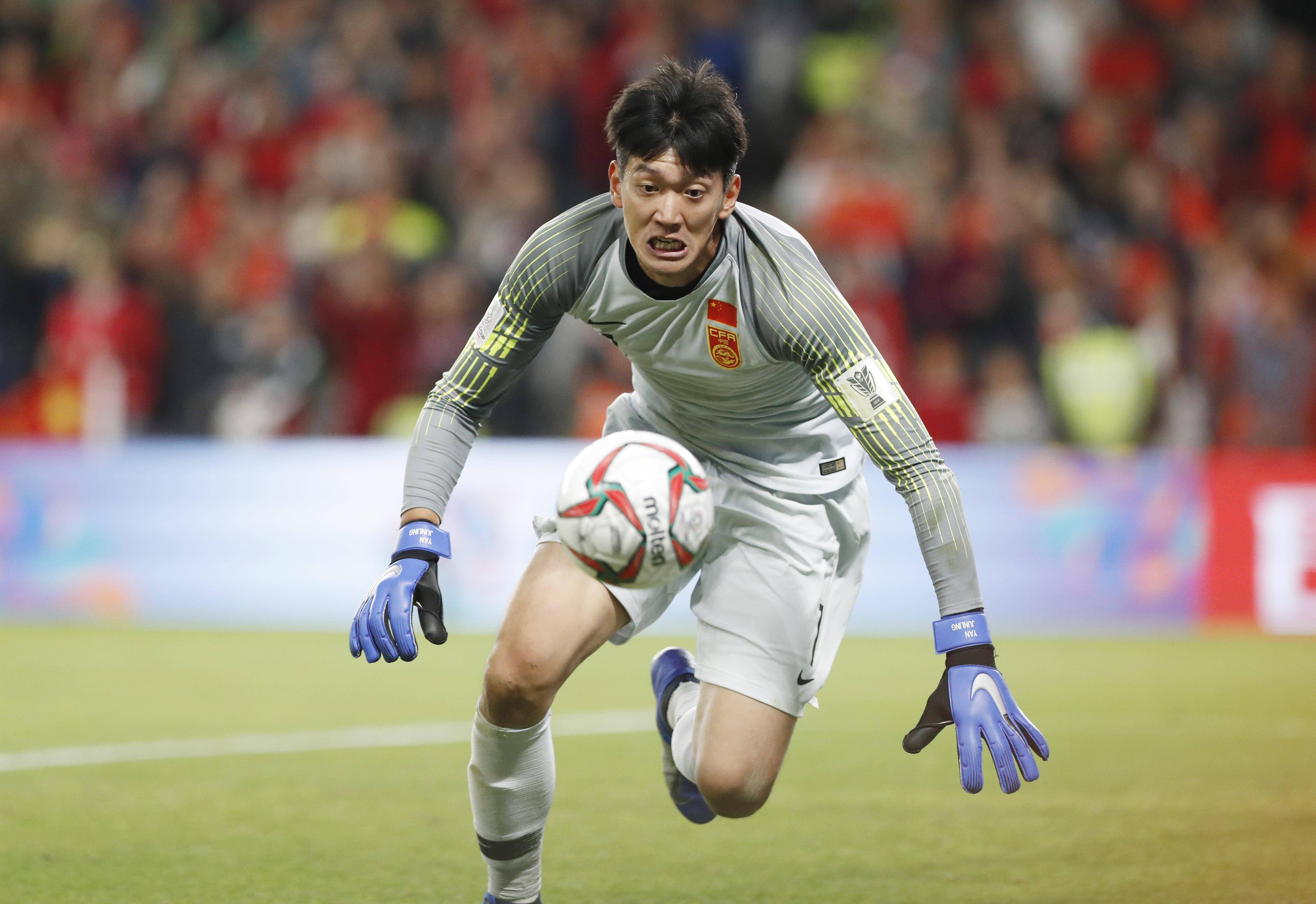 颜骏凌2场亚洲杯被对手狂射32脚,一球不失!中国国门表现不错!