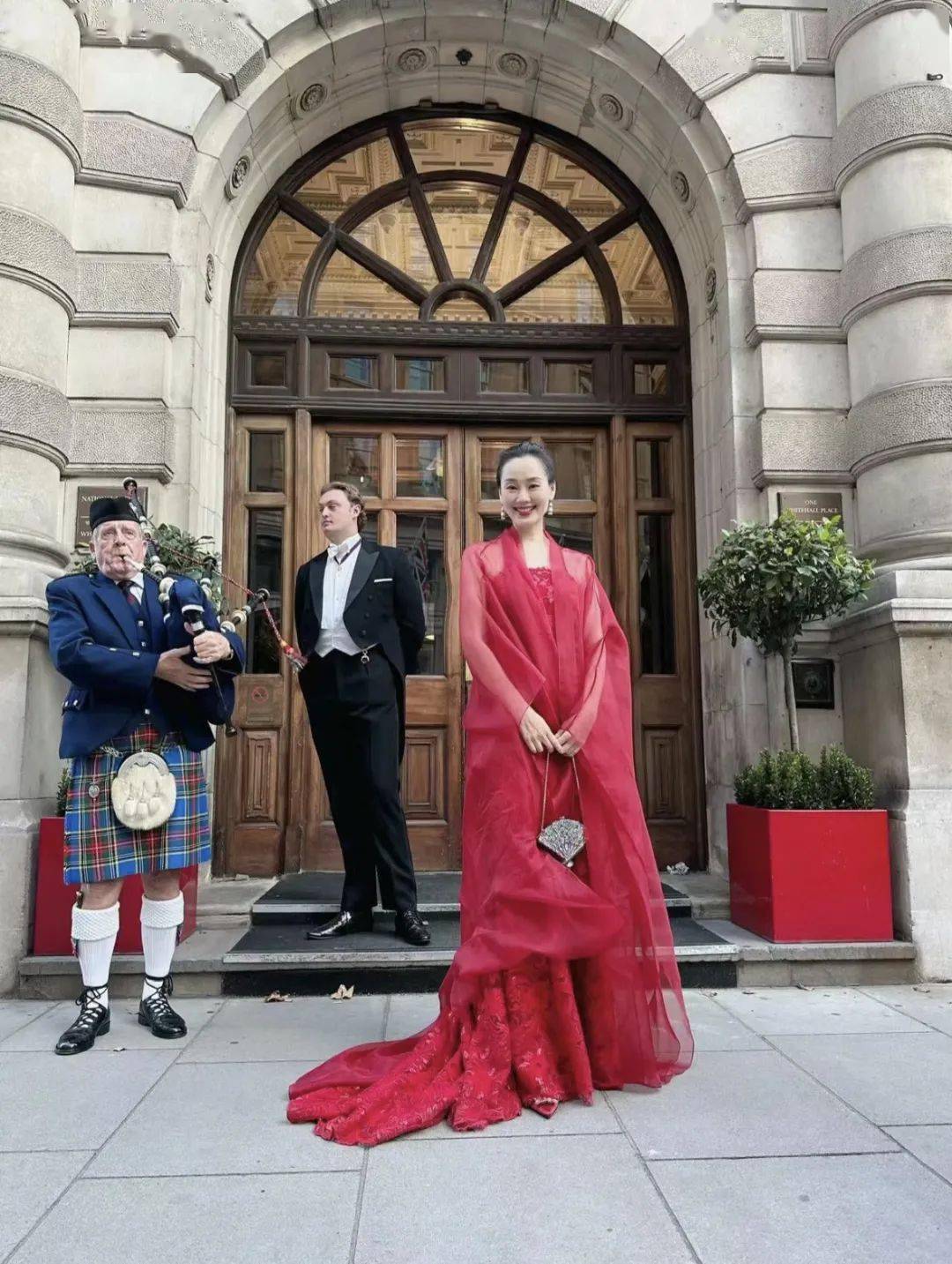 阔太」豪宅曝光:没想到,房子是她家最不值钱的东西_西华_林依轮_价值