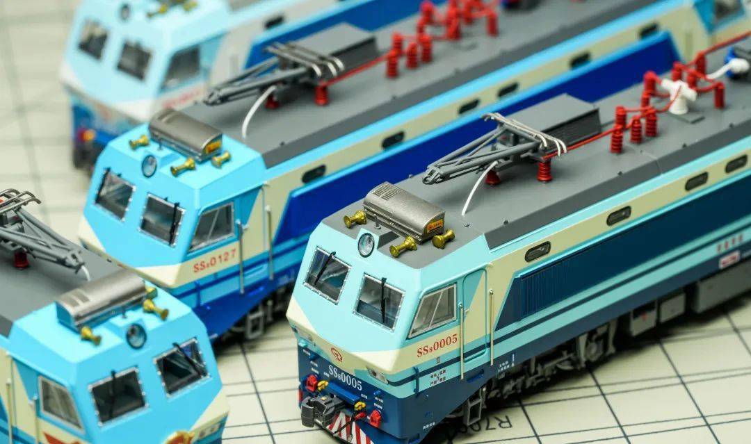 中车文创与长鸣联合开发的首款火车模型ss8上线,被抢